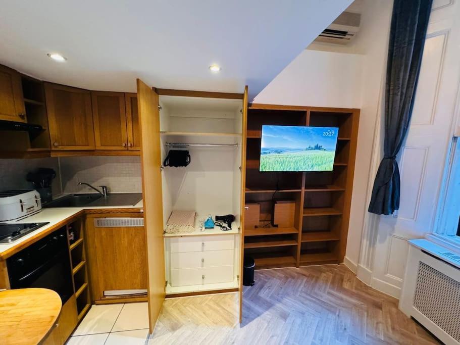 Trio'S Haven In Portebello Road London Exterior foto