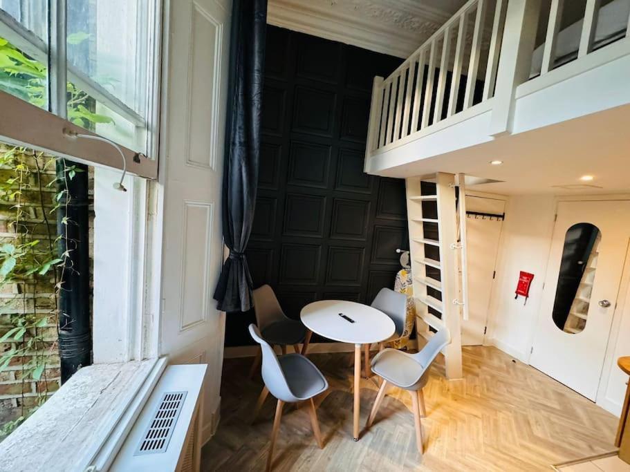 Trio'S Haven In Portebello Road London Exterior foto